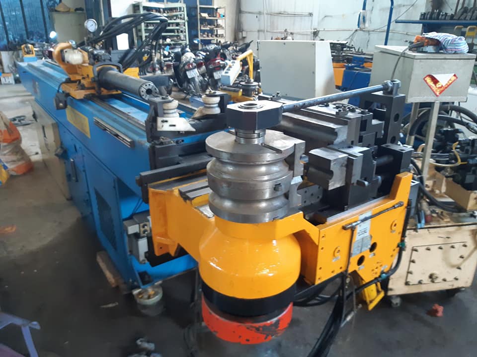 Ngành công nghiệp trọng yếu: Đang dần yếu thế